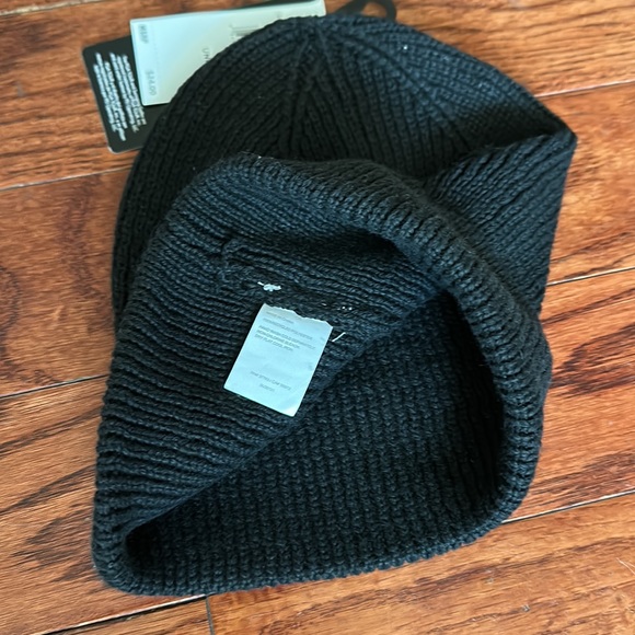 NWT PGA Tour Black knit Logo Beanie Hat Toboggan Golf unisex Caviar - Picture 5 of 5